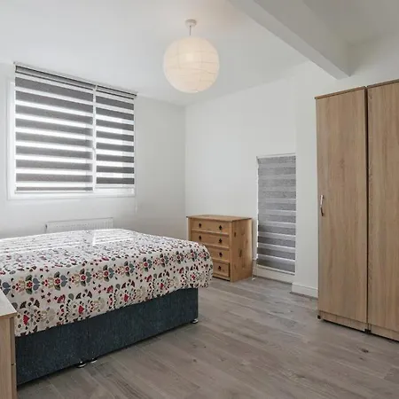 Carr Lane House Отель *